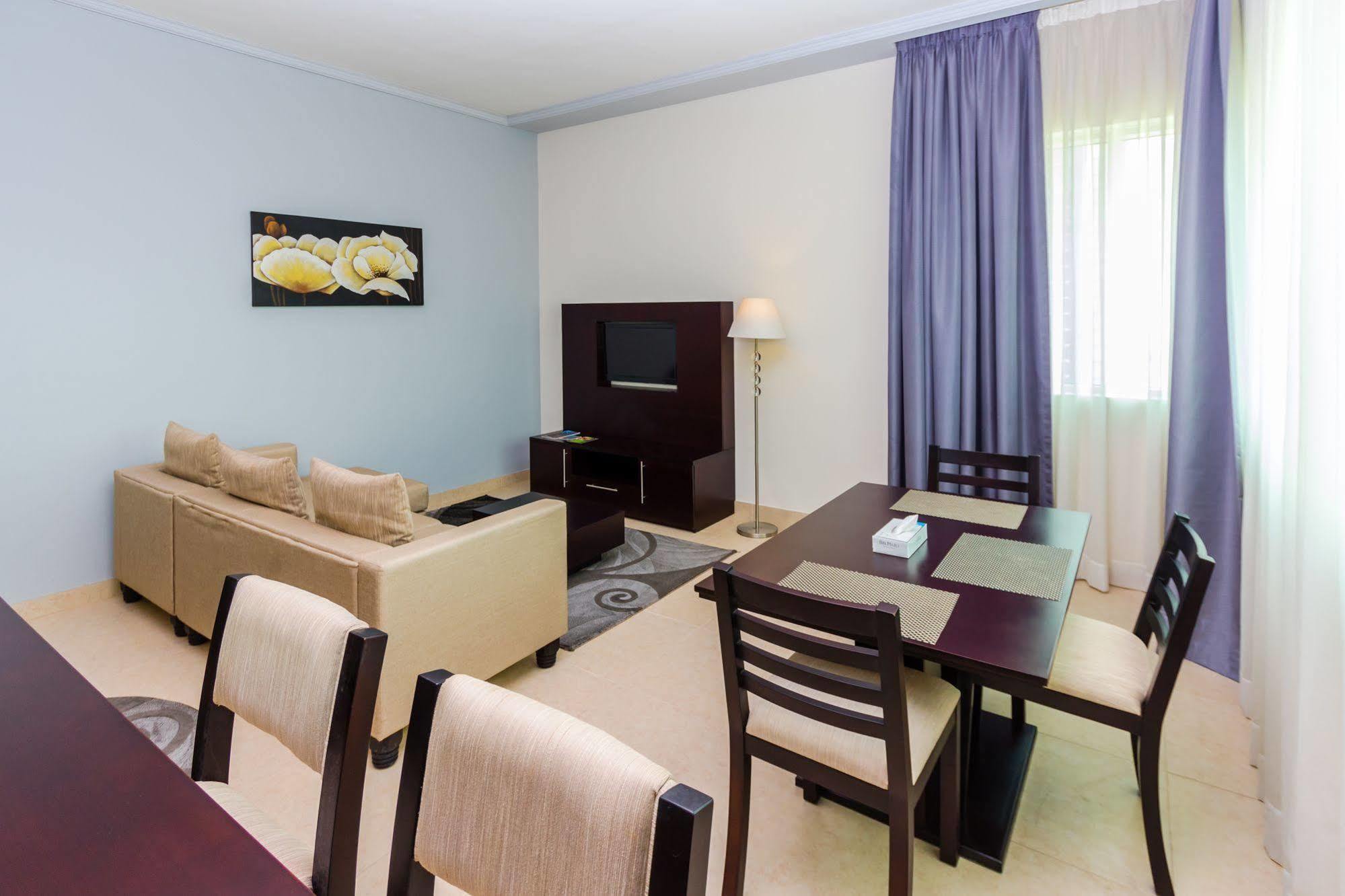 Tower Hotel Apartments Abu Dhabi Esterno foto