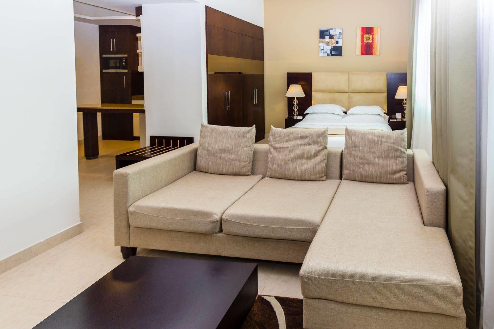 Tower Hotel Apartments Abu Dhabi Esterno foto