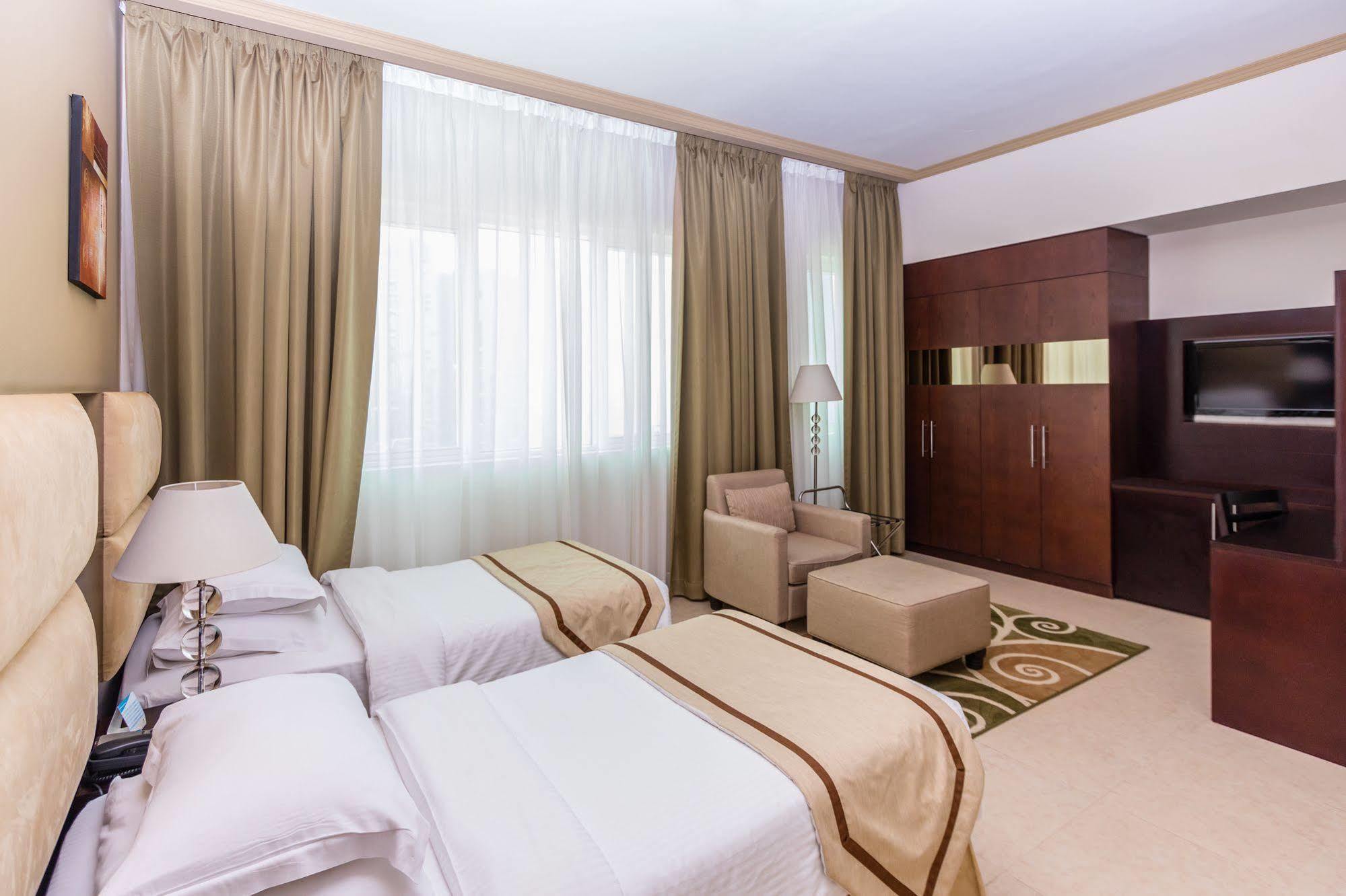 Tower Hotel Apartments Abu Dhabi Esterno foto